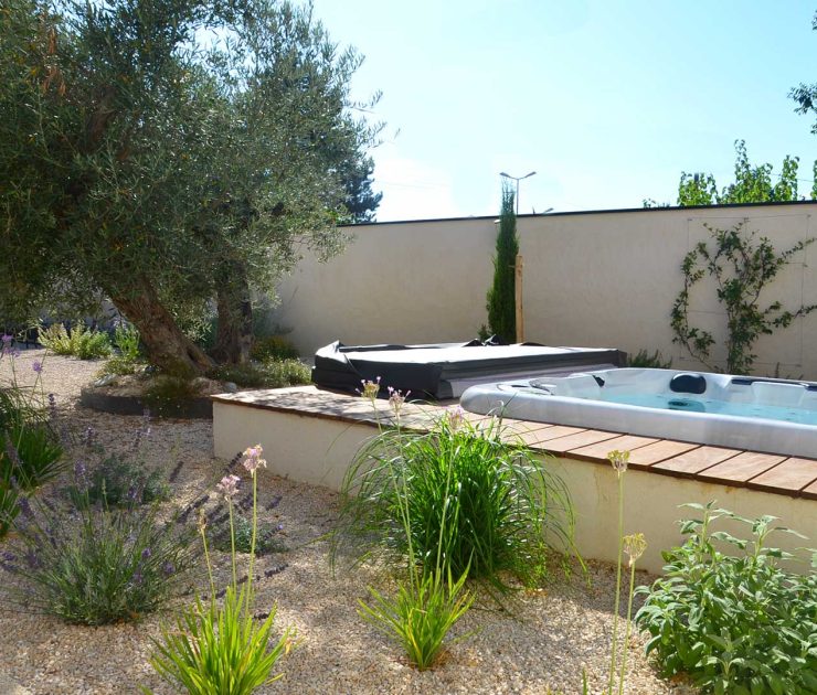 Jardin-sec_Avignon_Coin-Piscine-Bettina-Martin_Artiste-paysagiste