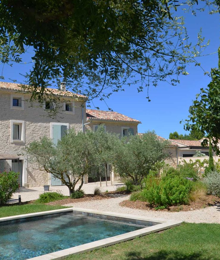 Jardin-village_bastide-provencale_piscine_Bettina-Martin-Artiste-Paysagiste