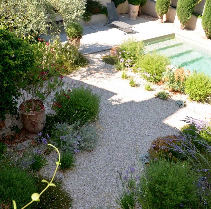 jardin-méditerranéen_jardin-de-ville_jardin-clos_vue-escaliers_conception-Bettina-martin_Artiste-paysagiste
